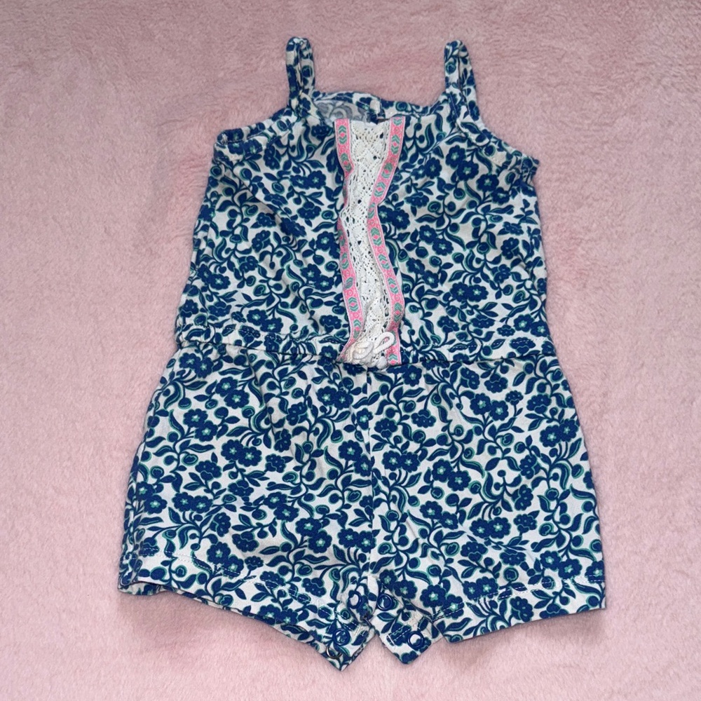 Girls Romper ** Bundle 5+ items and name your offer!!! 💖💞
